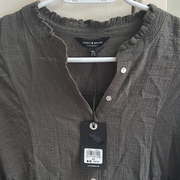 Nwt Lucky Brand blouse Xs grey - Picture 2 of 7